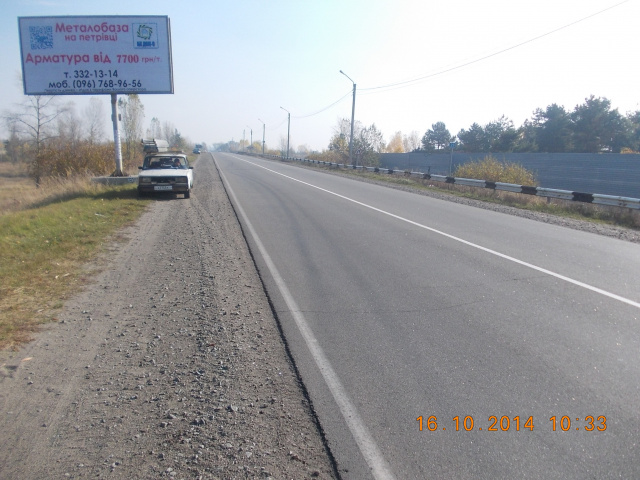 Щит 6x3,  Трасса Киев-Десна, справа, 800м за постом ГАИ, направление из Киева